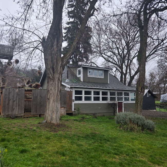 Building Photo - 316 Tacoma Ave