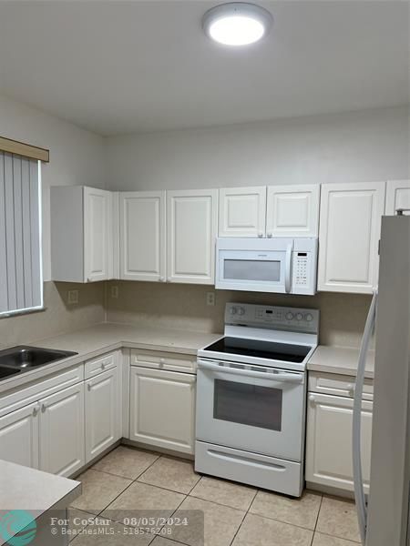 Building Photo - 127 Riverwalk Cir