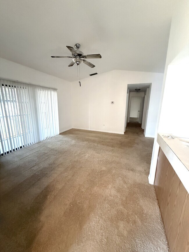 Foto del edificio - 232 Riverbend Dr