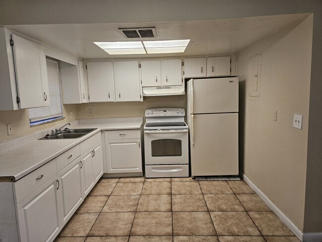 Foto del edificio - 2556 NW 52nd Ave