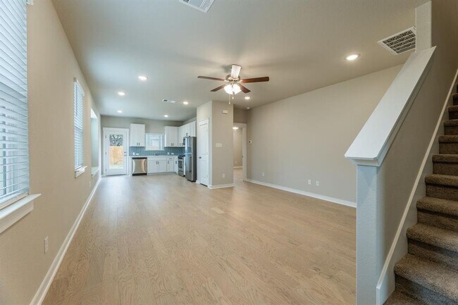 Building Photo - 1533 McKinney Dr
