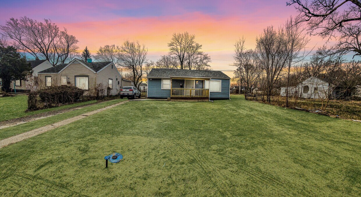Primary Photo - 4433 E 10th Ave