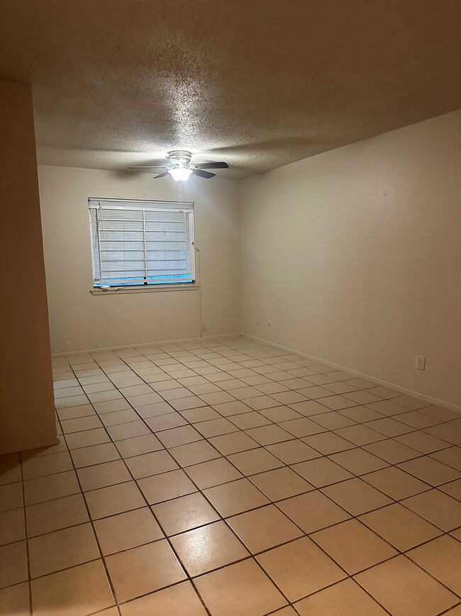 Building Photo - 7030 Fair Oaks Ave