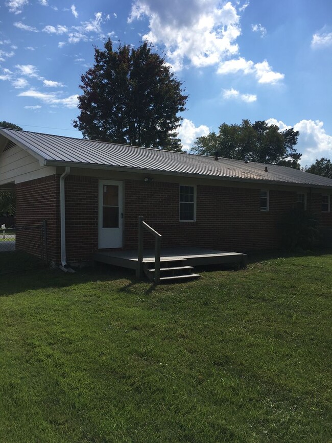 Foto del edificio - 3/2 House in Garden Lakes $1,395