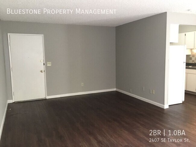 Foto del edificio - 2407 SE Taylor St