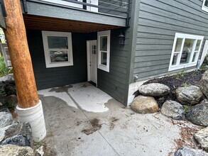 Building Photo - 131 Clothier Ln