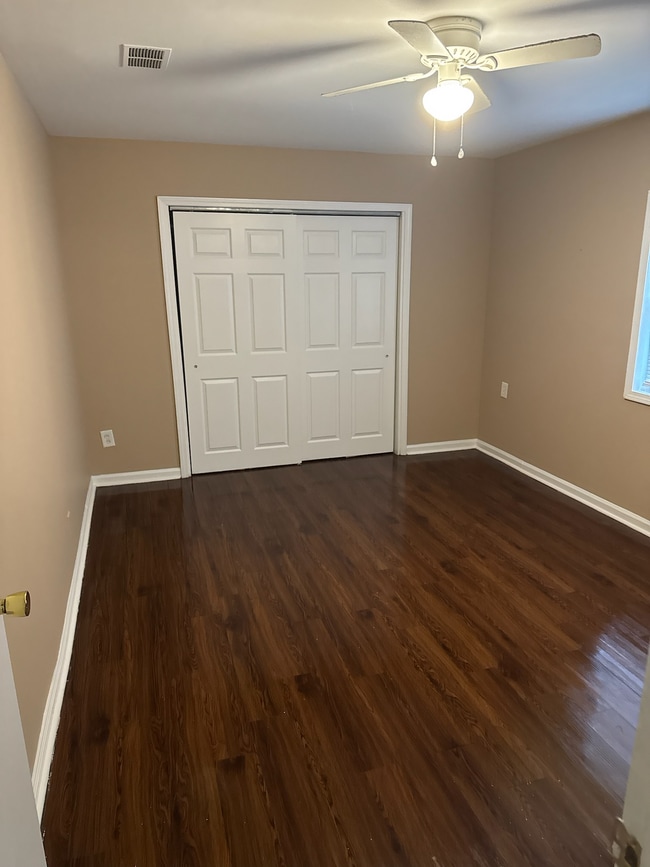 Photo - 1905 Sheffield St House