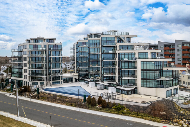 Building Photo - South Beach at Long Branch