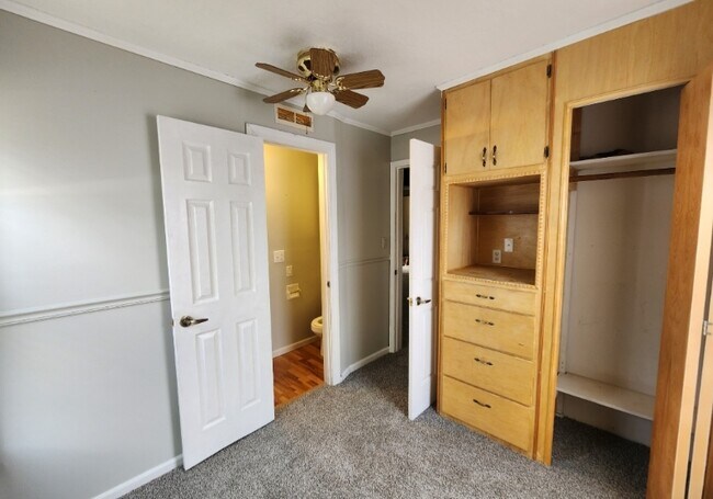Foto del edificio - 501 Cowgill St