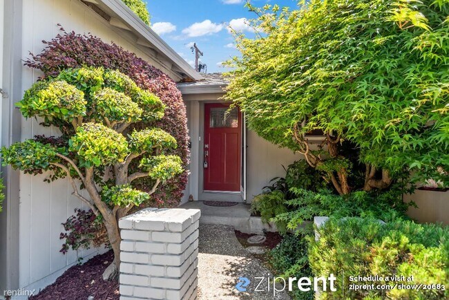 Building Photo - 4 br, 2 bath House - 448 Kings Court, Camp...