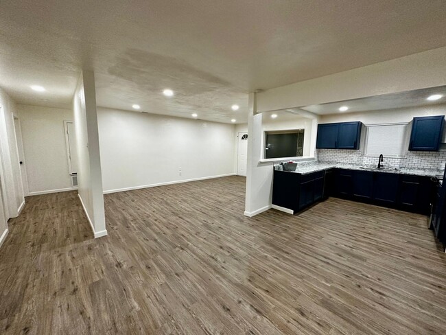 Foto del edificio - 412 Parkside Dr