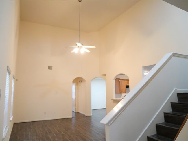 Building Photo - 14915 Aberdeen Meadow Lane