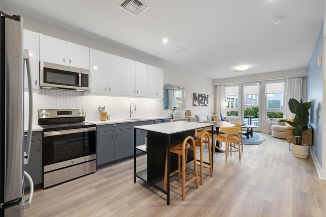 Building Photo - The District at 15Fifteen