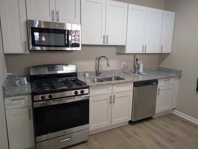 Foto del edificio - 4211 Sheldon Ave