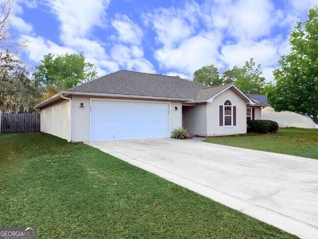 Building Photo - 108 Honeysuckle Rd