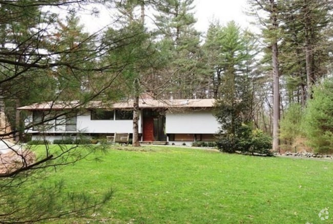 Building Photo - 60 Garnet Rock Ln