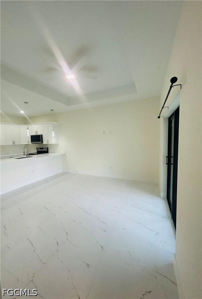 Foto del edificio - 151 Meadow Rd