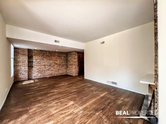 Foto del edificio - 2 bedroom in CHICAGO IL 60657