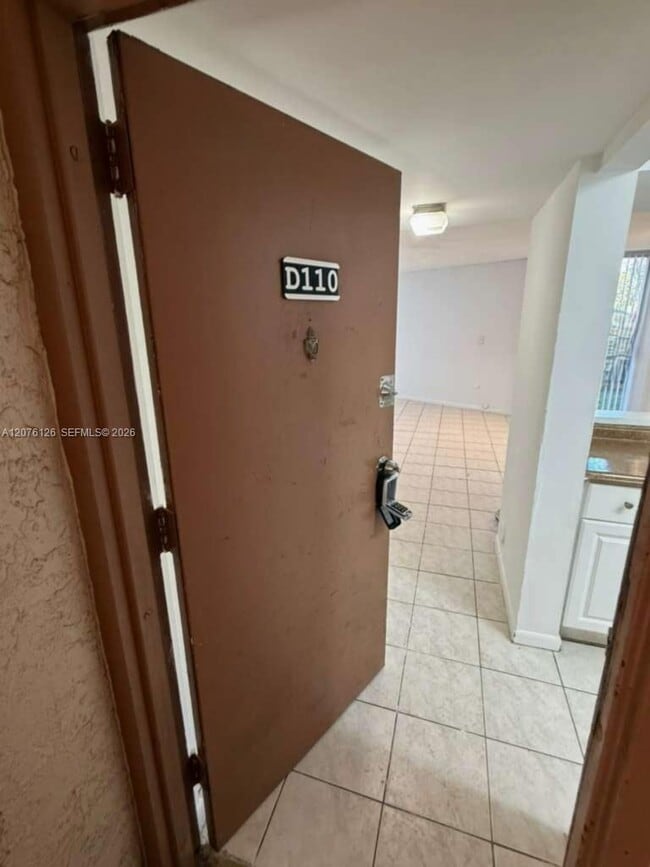 Foto del edificio - 7035 NW 186th St