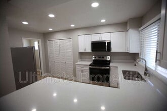 Building Photo - 10825 N 45th Ln