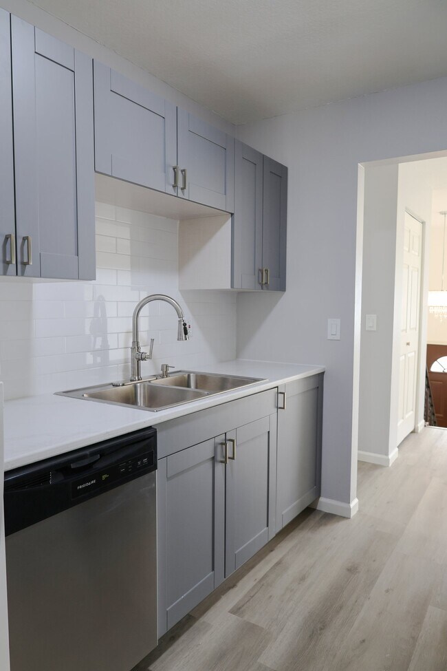 Foto del edificio - 7521 Brunswick Ave N