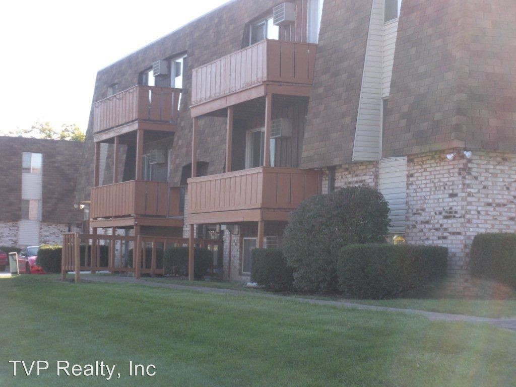 Building Photo - 123 Fox Hill Ln