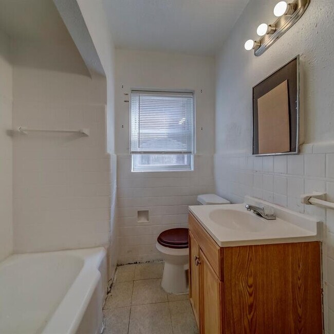 Foto del edificio - 16559 Murray Hill St
