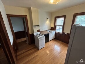 Building Photo - 411 Breckenridge St