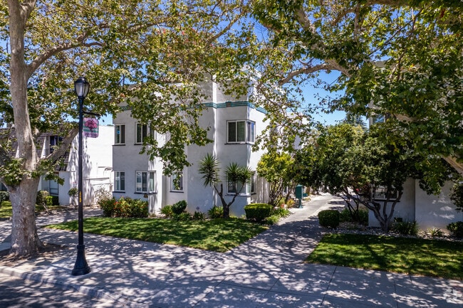 Apartments for Rent Near San Jose State University - San Jose, CA