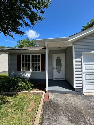 Building Photo - 8 Hartford Ln