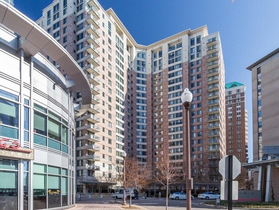 Foto del edificio - 851 N Glebe Rd