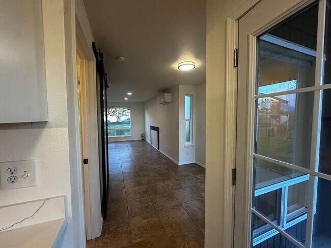 Building Photo - Wray