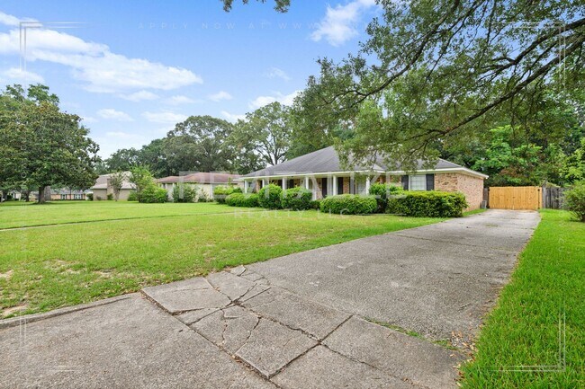 Foto del edificio - Spacious 4BR/2.5BA West Mobile Home – Room to Grow in a Convenient Location!