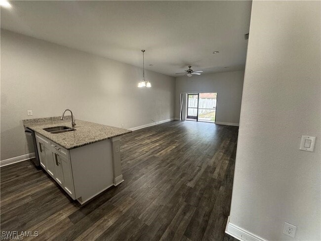 Foto del edificio - 3414 Santa Barbara Blvd