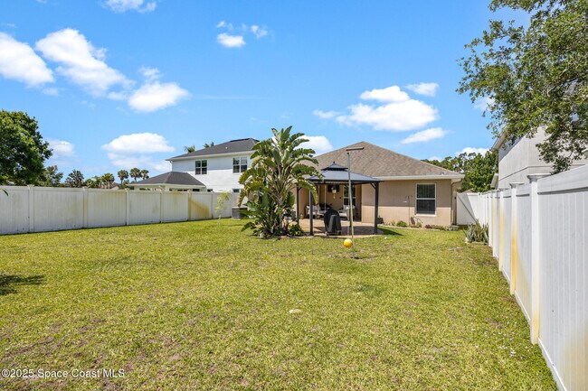 Building Photo - 1236 Alaqua Way
