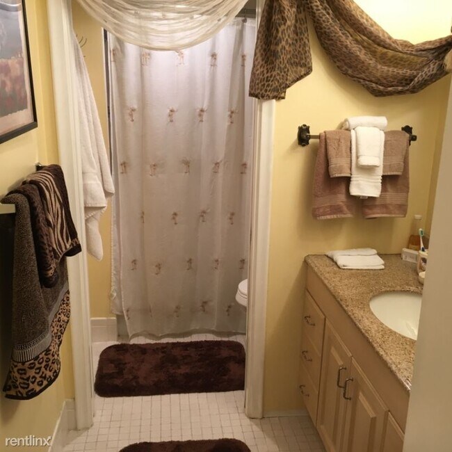 Building Photo - 1 br, 1 bath Condo - 1805 Eleuthera Pt