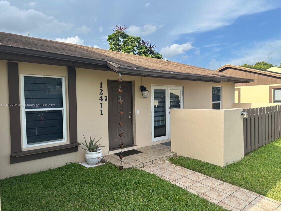 Foto principal - 12411 SW 110th South Canal St Rd