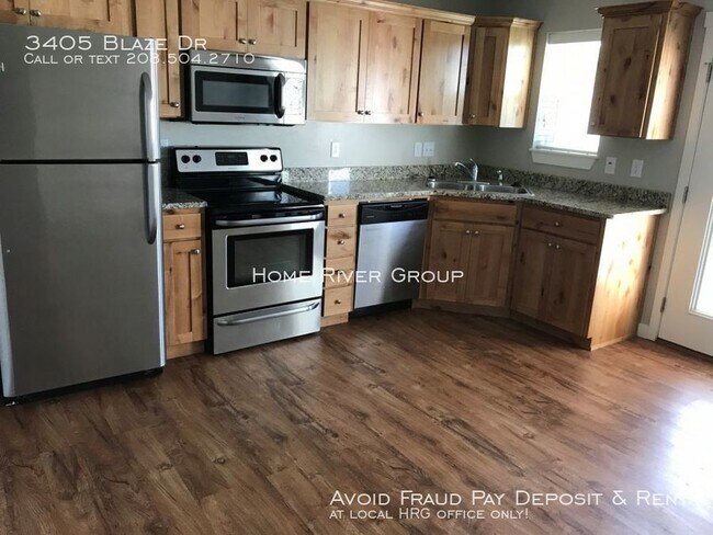 Foto del edificio - 3405 Blaze Dr