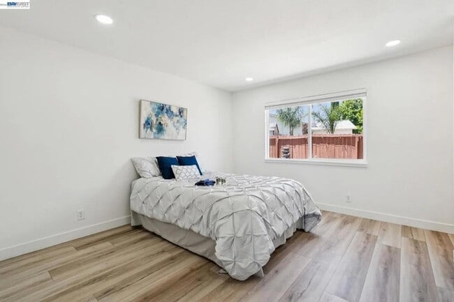 Building Photo - 2800 Seville Cir