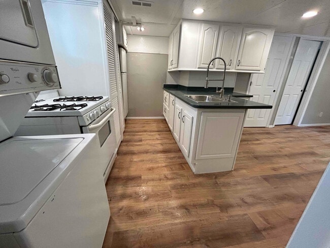 Photo - 2019 W Cucharras St House