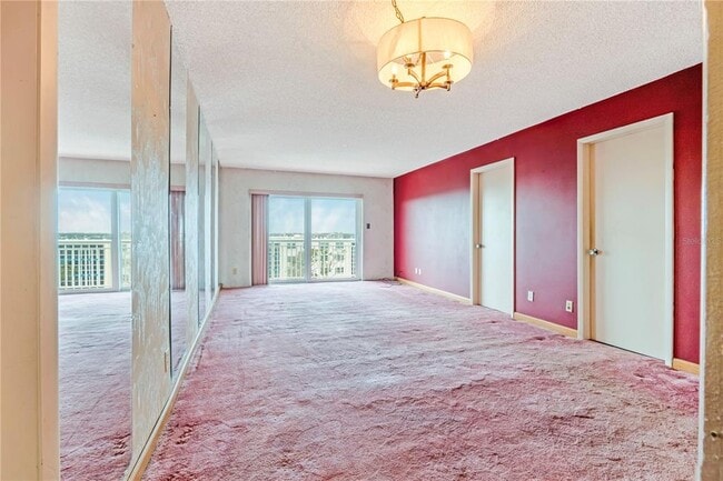 Foto del edificio - 100 Silver Beach Ave