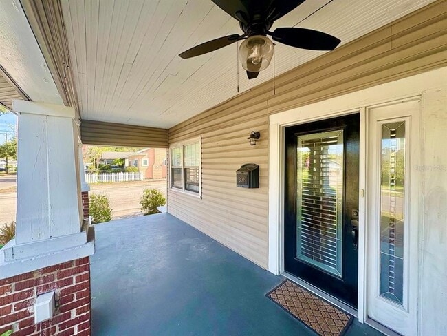 Foto del edificio - 302 W Haya St