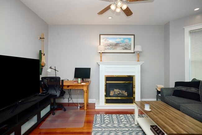 Building Photo - 134-136-136 Marine Rd