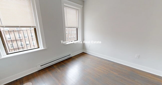 Building Photo - 211 Park Dr