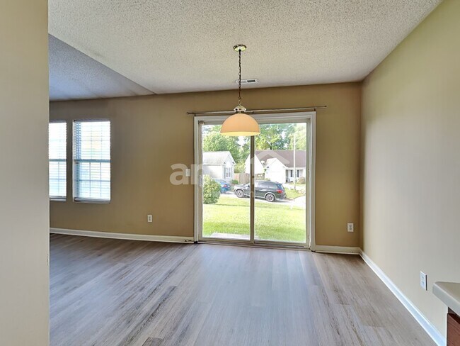 Foto del edificio - 4318 Crowfield Dr