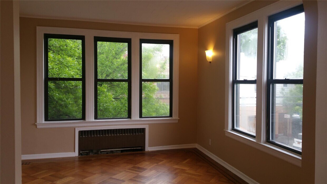 Foto principal - 2115F Grove St