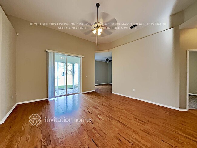 Foto del edificio - 12331 Hollybush Terrace