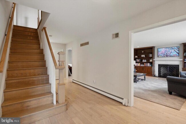 Foto del edificio - 1530 Briar Hill Rd