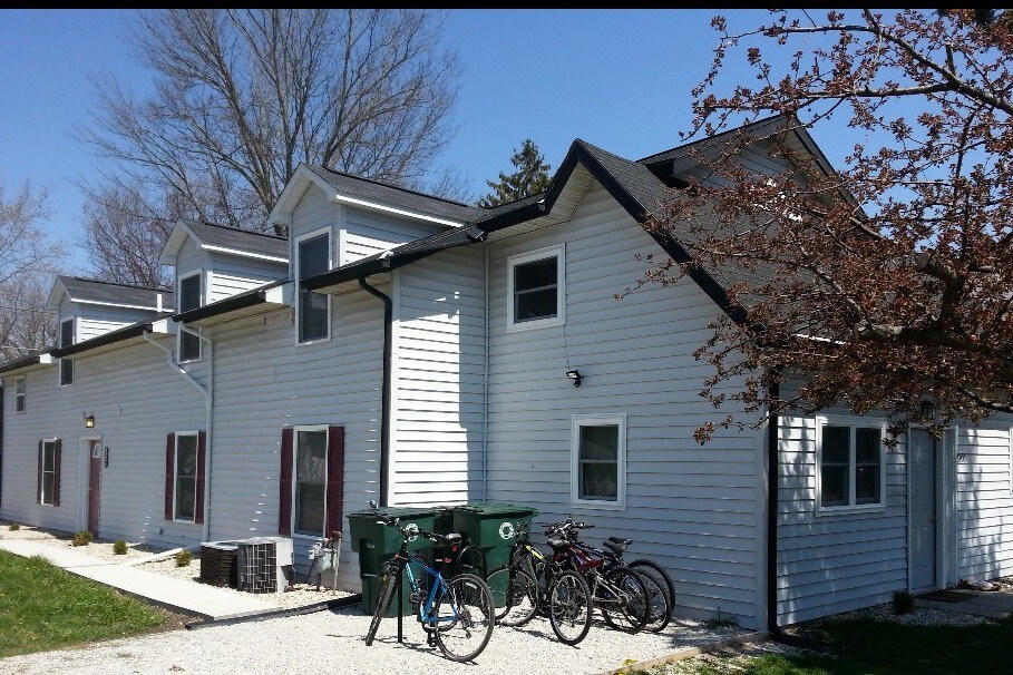 Primary Photo - 1300 N Linden St