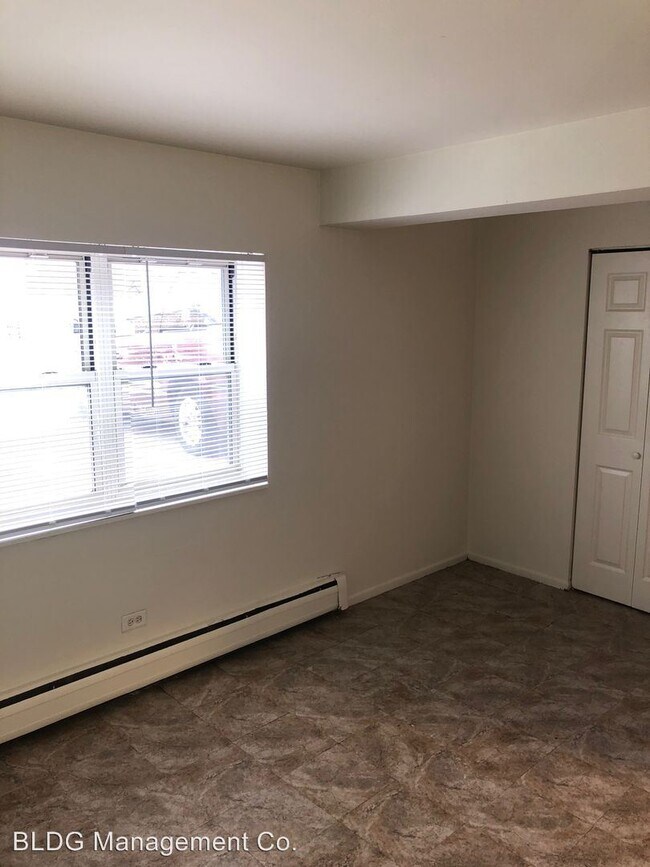 Building Photo - 1708 N Rose Ave